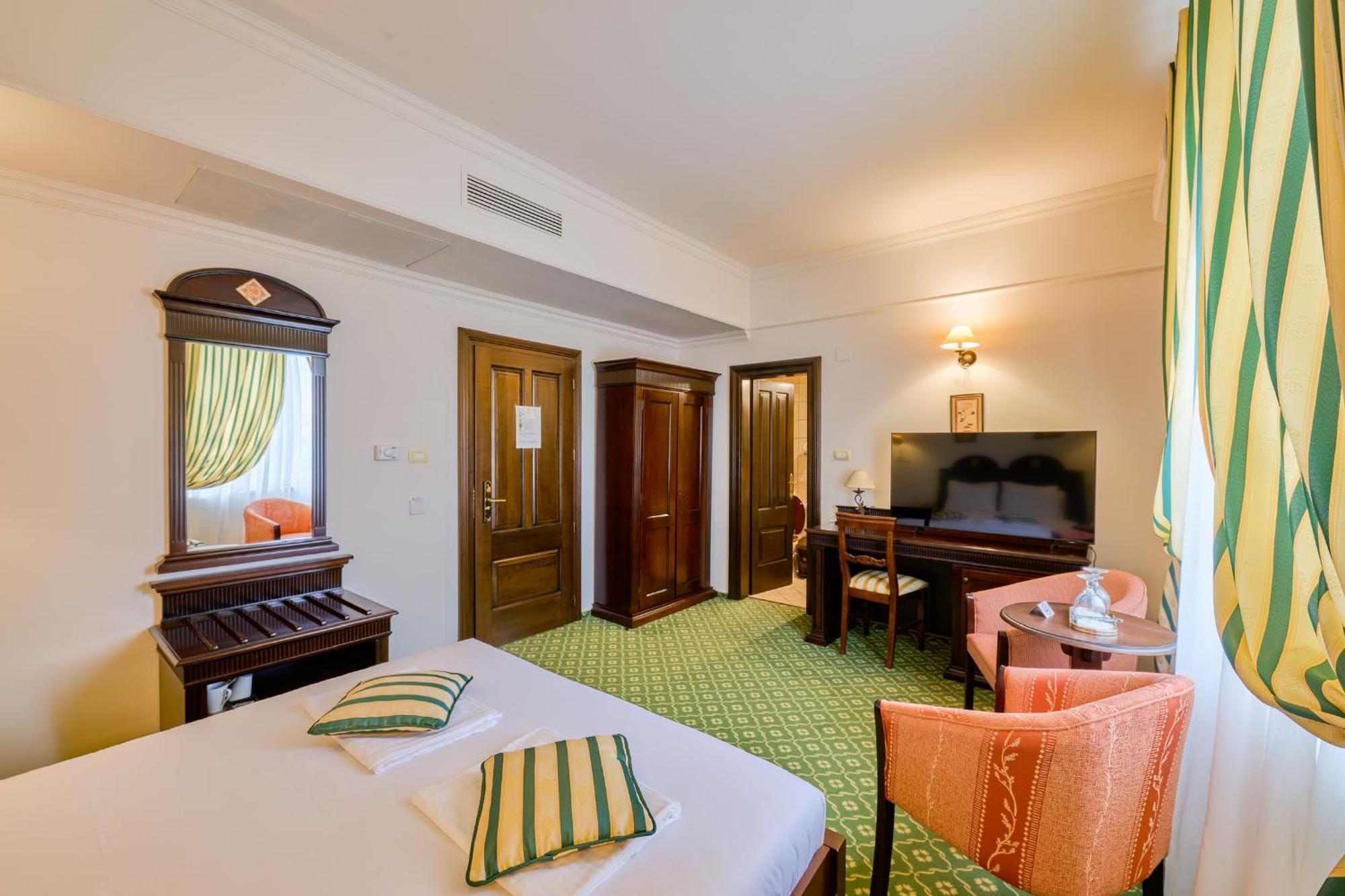 Hotel Classico Timisoara Exterior photo